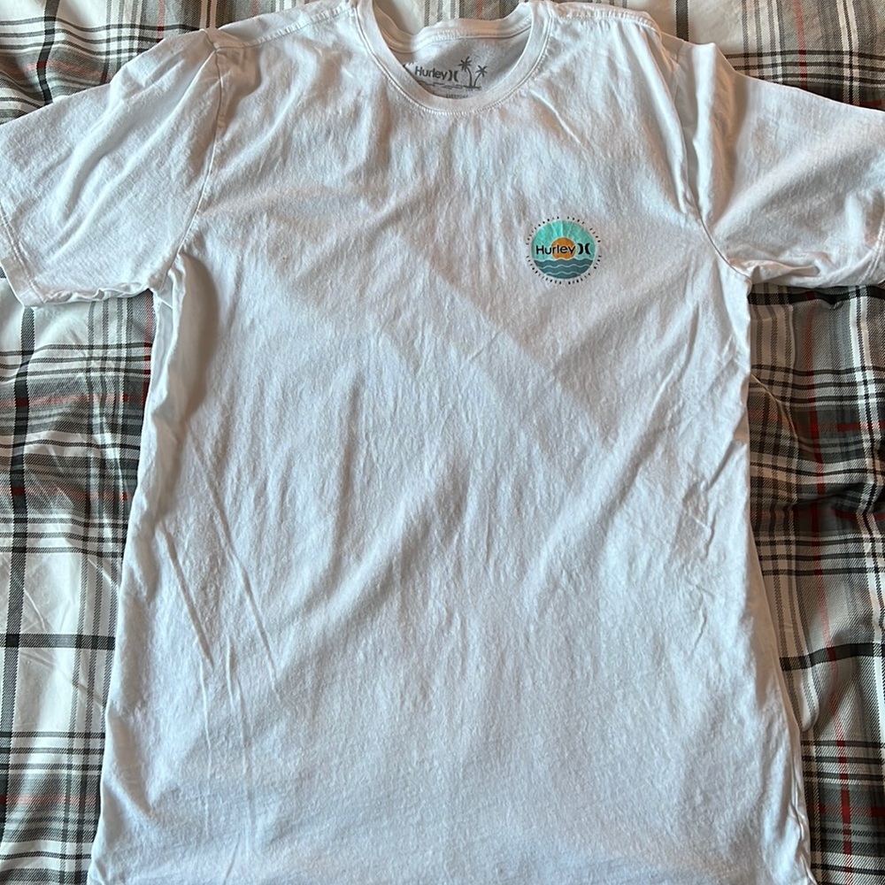 Men's LARGE t-shirt.